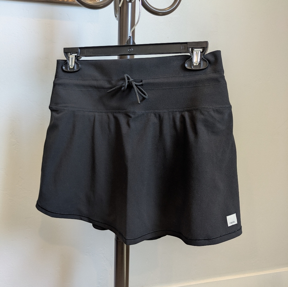 Vuori daily skirt BLACK Size: small